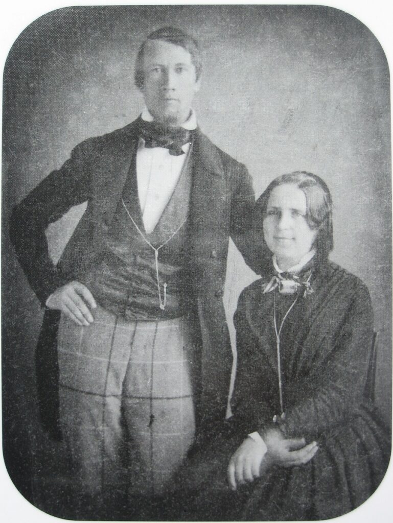 Photographie ancienne en noir et blanc montrant Bernhard et Johanna Spyri, tous deux regardant l’objectif.